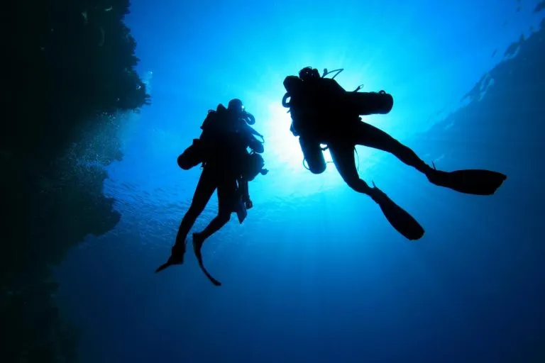 Scuba diving split